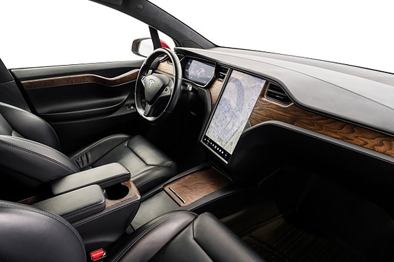 Tesla Model X 19 of 23