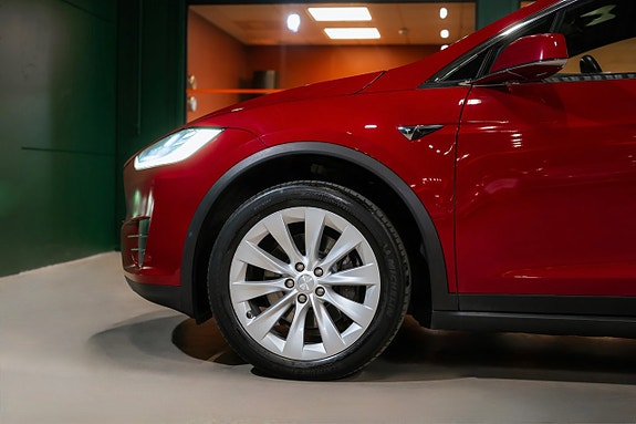 Tesla Model X 7 of 23