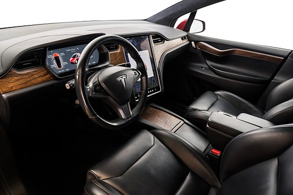 Tesla Model X 11 of 23