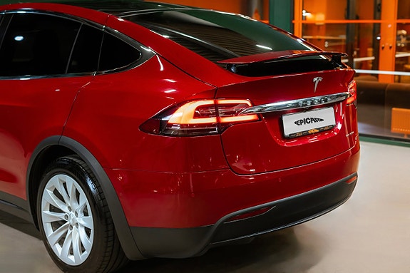 Tesla Model X 4 of 23