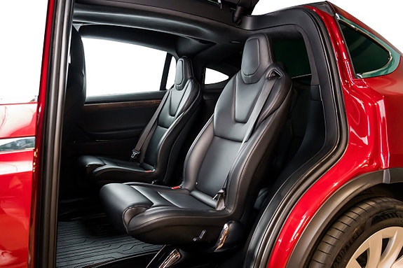 Tesla Model X 23 of 23