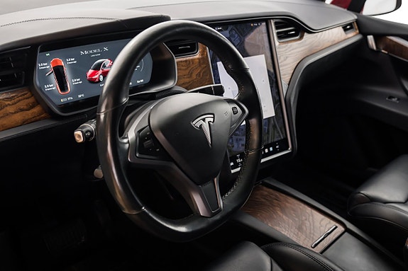 Tesla Model X 12 of 23
