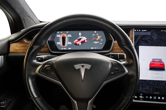 Tesla Model X 13 of 23
