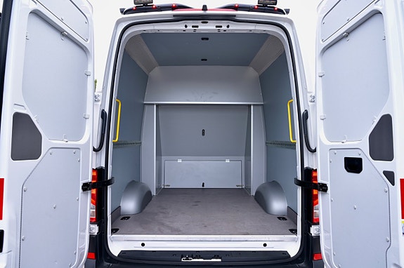Volkswagen Crafter 35 11 of 23