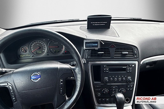 Volvo XC70 7 of 12