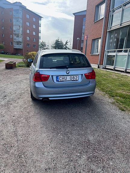 BMW 318d 5 of 6