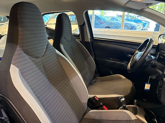 Toyota Aygo 12 of 18