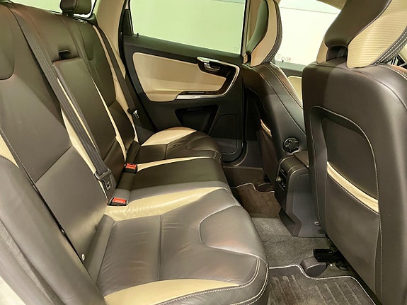 Volvo XC60 20 of 22