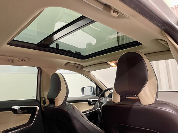 Volvo XC60 16 of 22