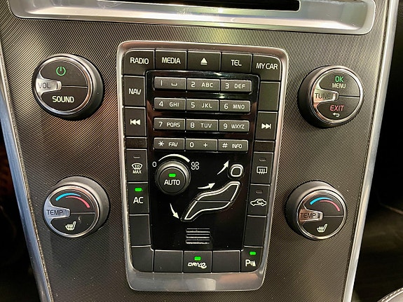 Volvo XC60 10 of 22