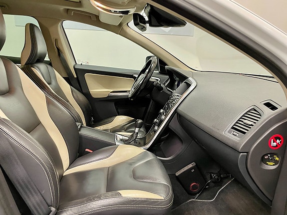Volvo XC60 17 of 22