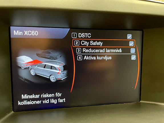 Volvo XC60 14 of 22