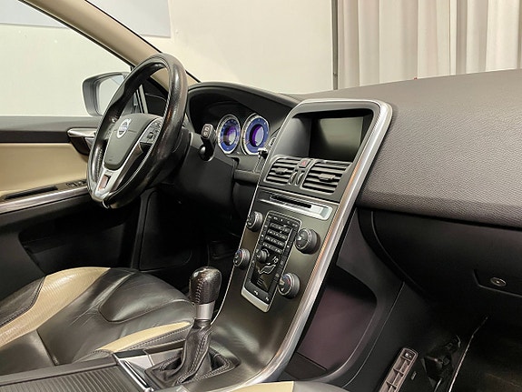 Volvo XC60 18 of 22