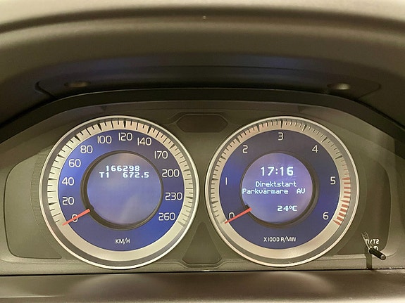Volvo XC60 9 of 22