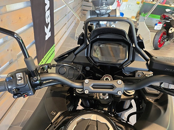Kawasaki Versys 650 6 of 14