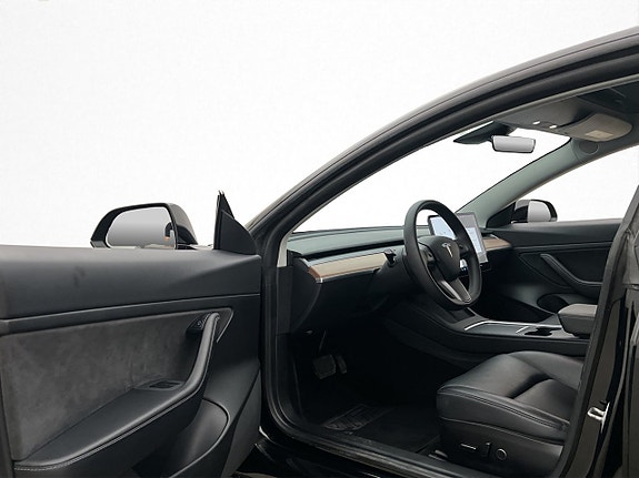 Tesla Model 3 11 of 30