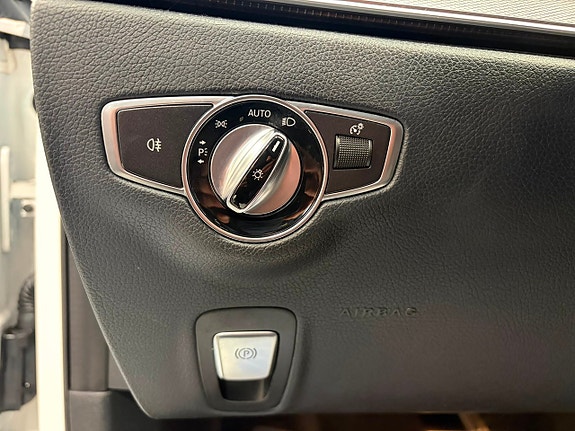 Mercedes-Benz E200 22 of 30