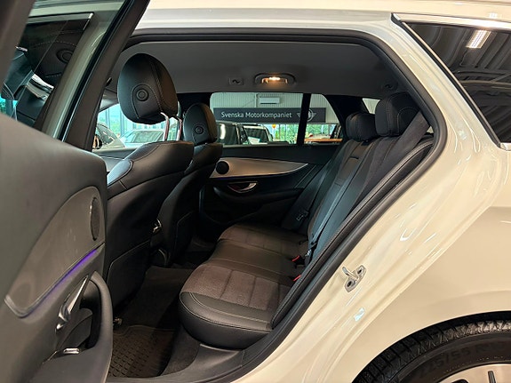 Mercedes-Benz E200 18 of 30