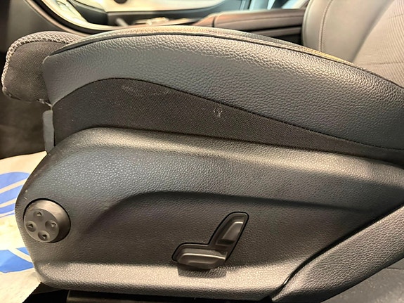 Mercedes-Benz E200 21 of 30