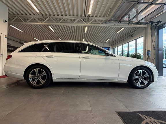 Mercedes-Benz E200 15 of 30