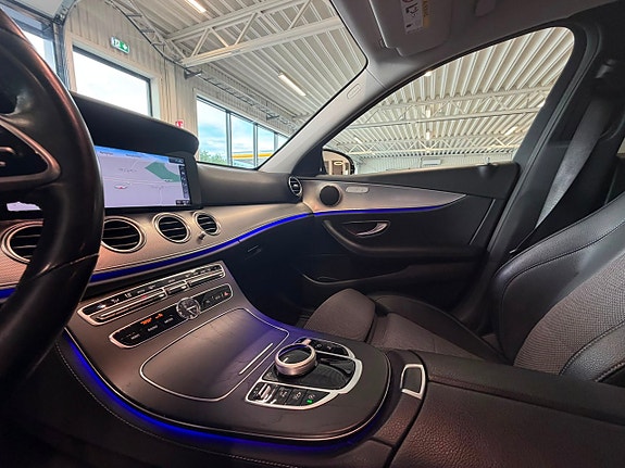 Mercedes-Benz E200 26 of 30