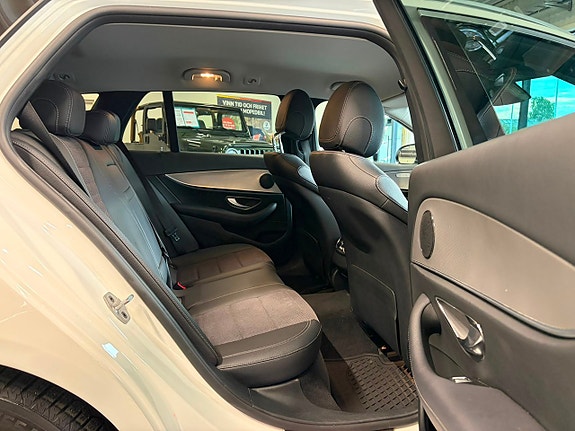 Mercedes-Benz E200 19 of 30