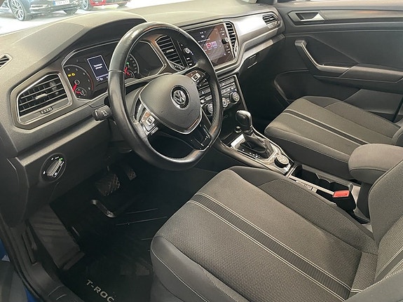 Volkswagen T-Roc 12 of 23