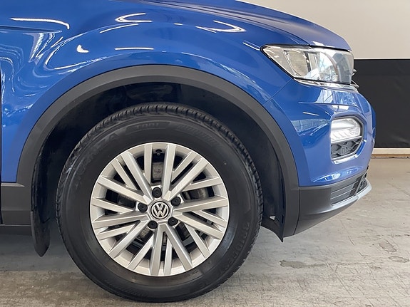 Volkswagen T-Roc 6 of 23
