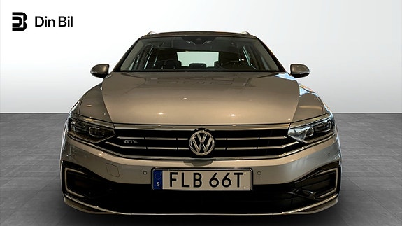 Volkswagen Passat 4 of 18