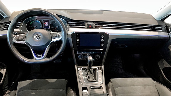 Volkswagen Passat 10 of 18