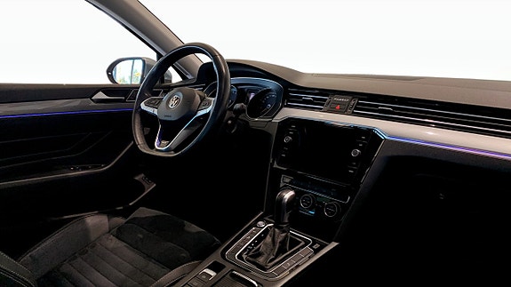 Volkswagen Passat 11 of 18