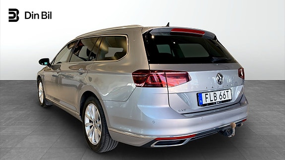 Volkswagen Passat 3 of 18
