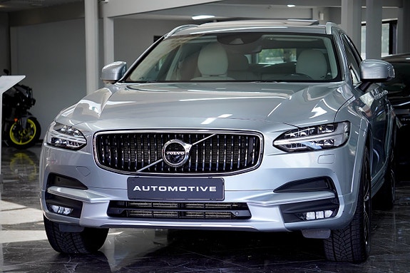 Volvo V90 Cross Country 8 of 22