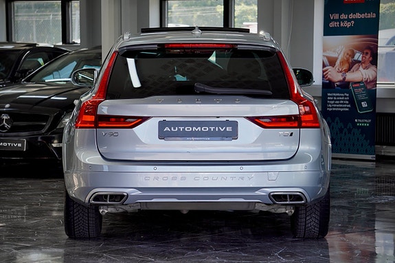 Volvo V90 Cross Country 3 of 22