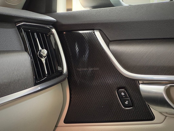 Volvo V90 Cross Country 13 of 22