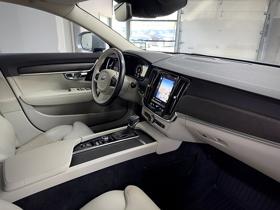 Volvo V90 Cross Country 17 of 22