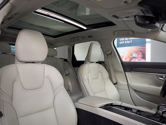 Volvo V90 Cross Country 9 of 22
