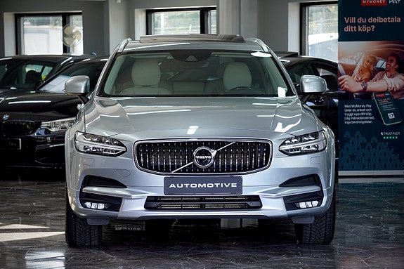 Volvo V90 Cross Country 2 of 22