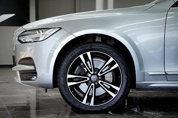 Volvo V90 Cross Country 6 of 22