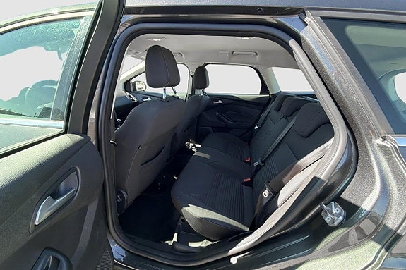 Ford Focus 8 of 15
