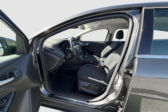 Ford Focus 7 of 15