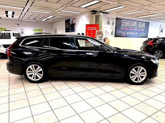 Volvo V60 2 of 15