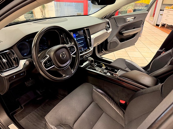 Volvo V60 9 of 15
