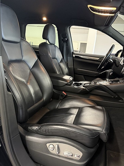 Porsche Cayenne 20 of 22