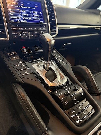 Porsche Cayenne 11 of 22