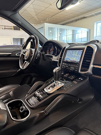 Porsche Cayenne 18 of 22