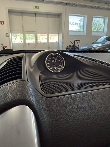 Porsche Cayenne 15 of 22