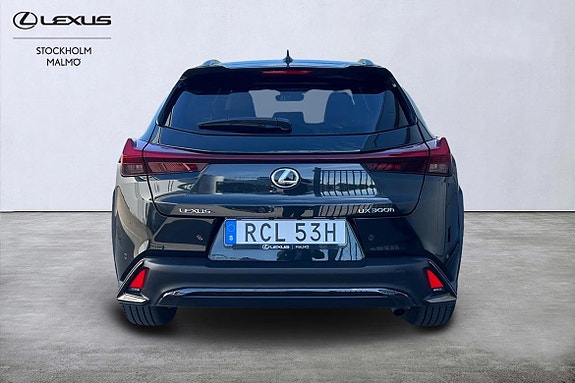 Lexus UX300h 4 of 24