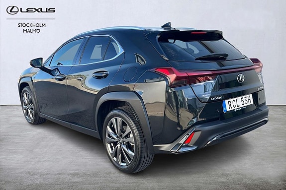 Lexus UX300h 2 of 24