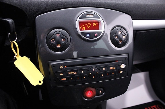 Renault Clio 24 of 27